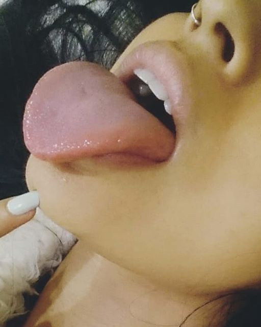 Tongues I Would Like to Cum on 16 of 21 pics