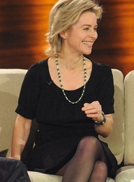 Ursula von der Leyen - German Political GILF in Pantyhose 13 of 43 pics