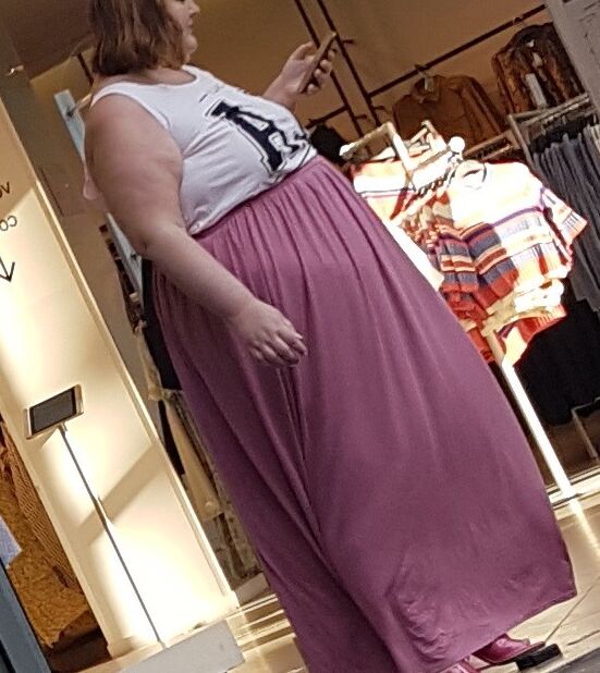 VTL - Obese Mature with pink skirt (candid) 1 of 37 pics