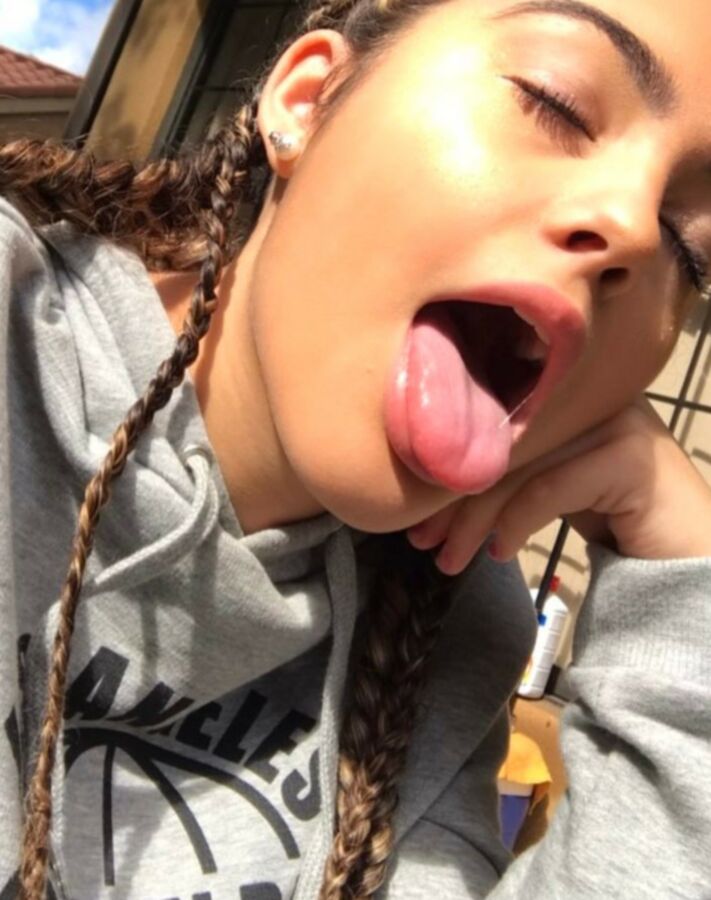 Tongues I Would Like to Cum on 5 of 21 pics