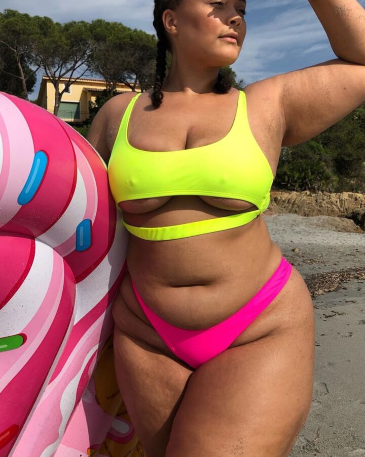 Natalie Elizabeth - Thick Curvy Instagram Model 8 of 46 pics