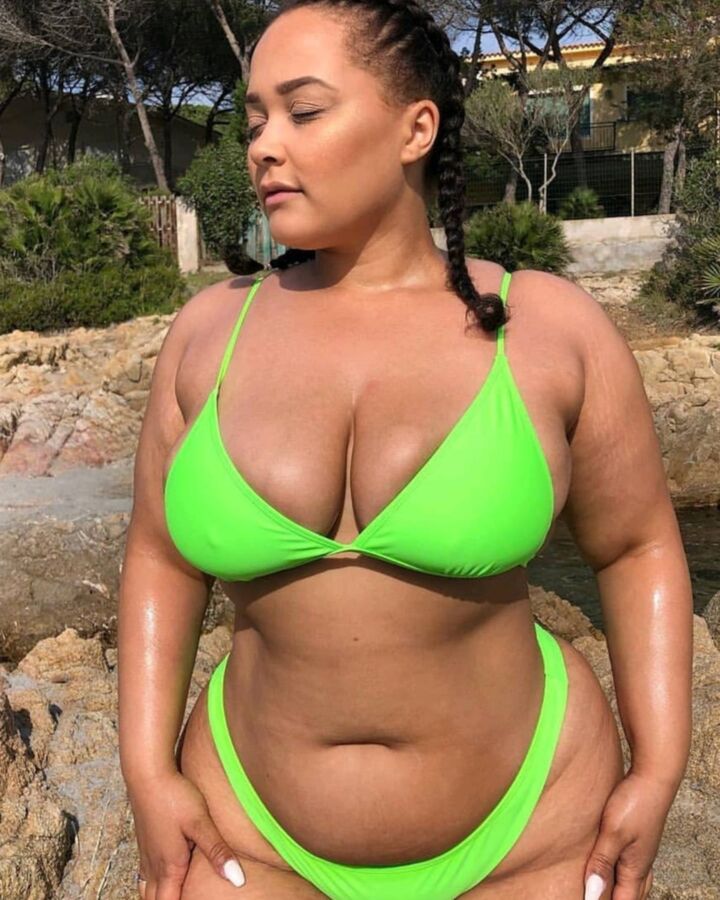 Natalie Elizabeth - Thick Curvy Instagram Model 5 of 46 pics