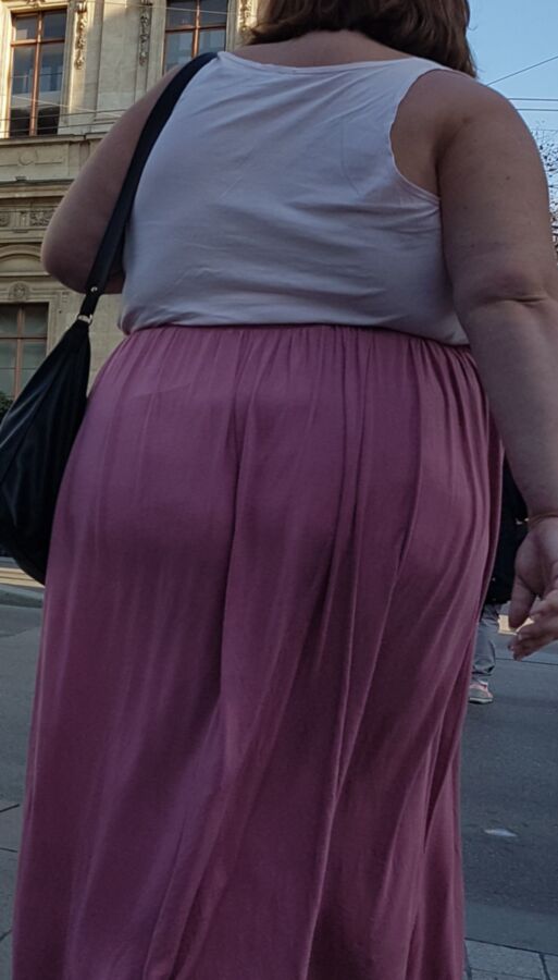 VTL - Obese Mature with pink skirt (candid) 24 of 37 pics