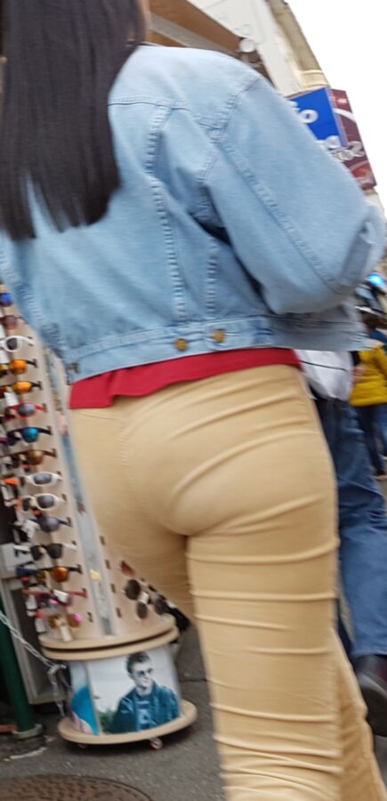 VPL Black Teen with bubble butt (candid) 11 of 27 pics