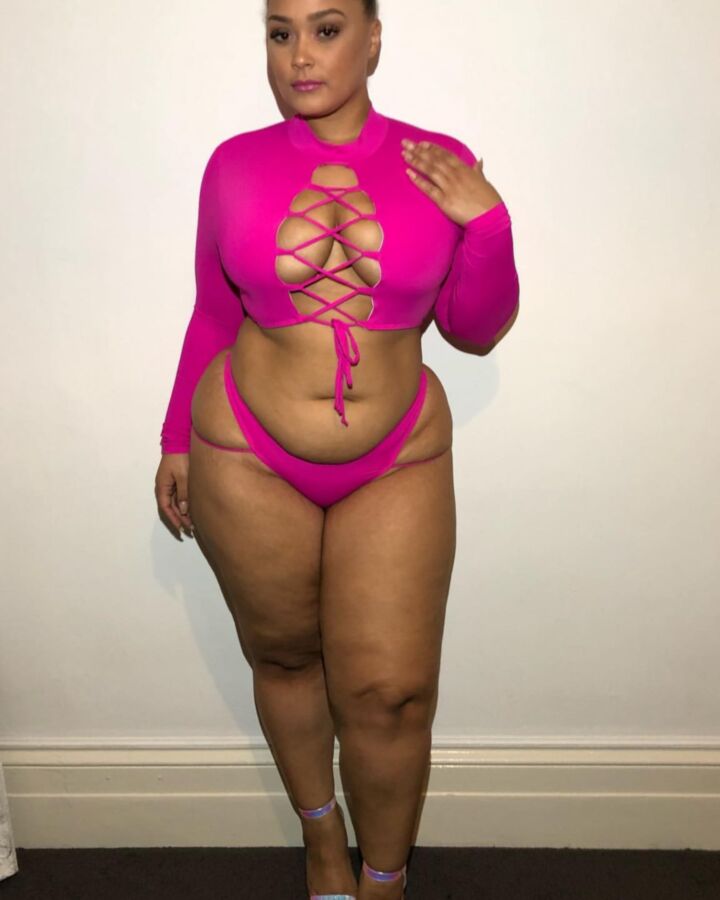 Natalie Elizabeth - Thick Curvy Instagram Model 22 of 46 pics