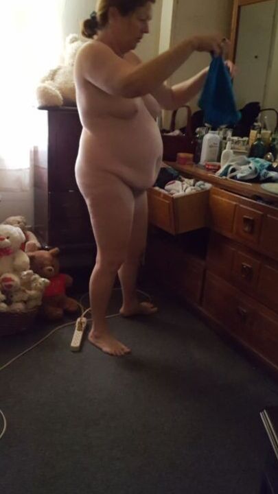 I wanna see my fat ugly wife rammed by a shemale.  8 of 21 pics
