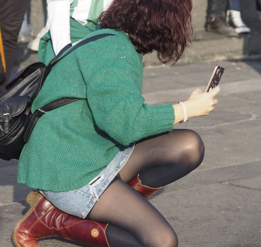 ...........STREET CANDID BOOTS AND STOCKINGS 10 of 194 pics