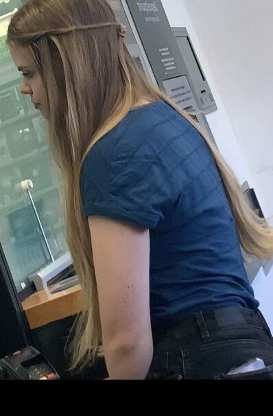 UK petite ass blonde in jeans 12 of 26 pics