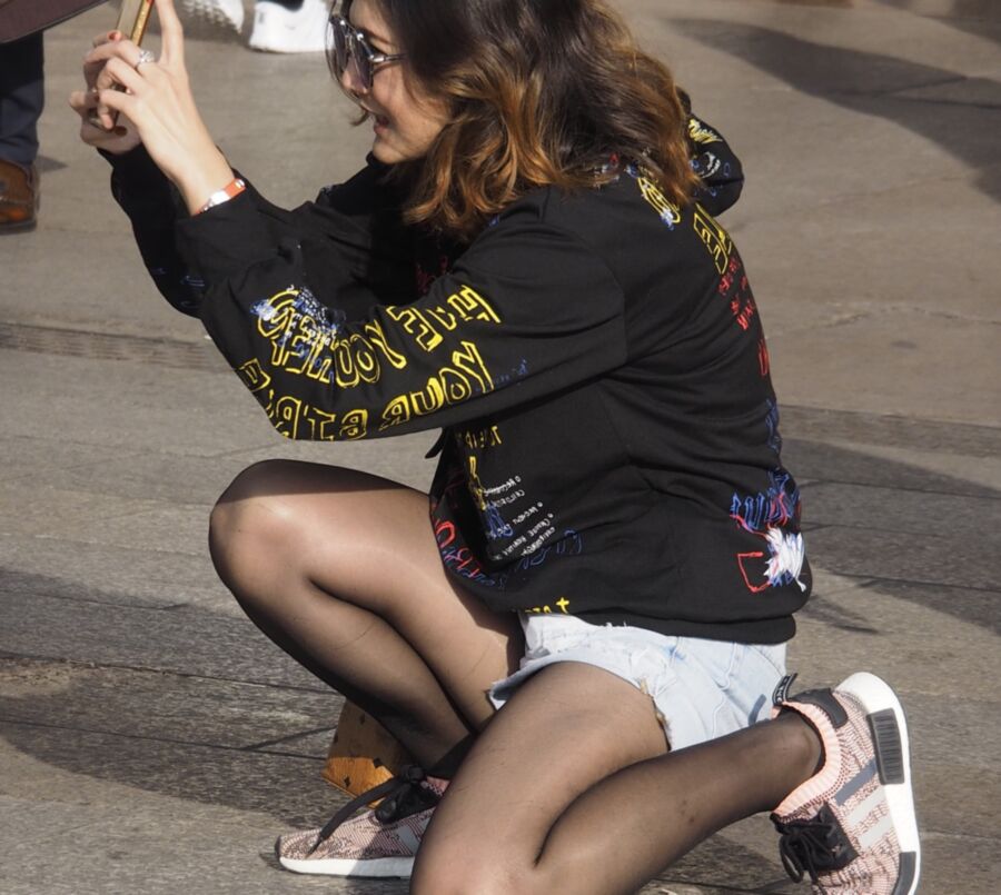 ...........STREET CANDID BOOTS AND STOCKINGS 9 of 194 pics