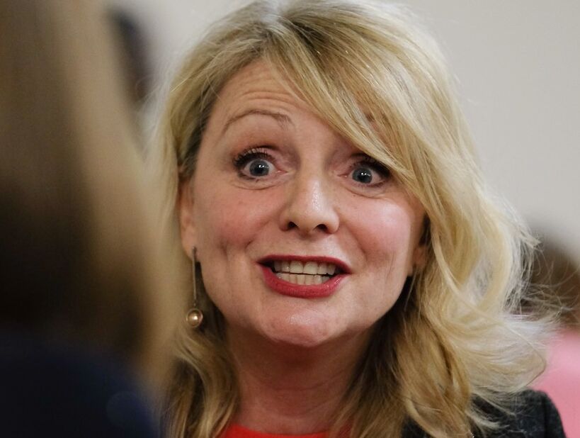 Tracy Brabin, UK Actress & Politician 2 of 24 pics