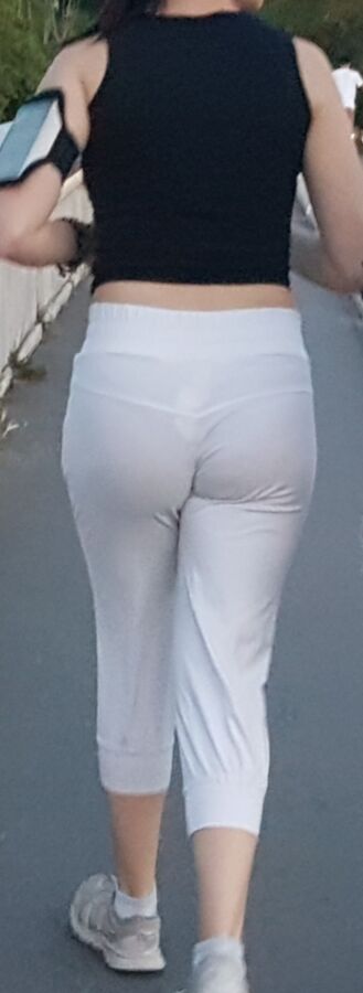 Hot Jogger with nice see trough panties (candid) 10 of 12 pics