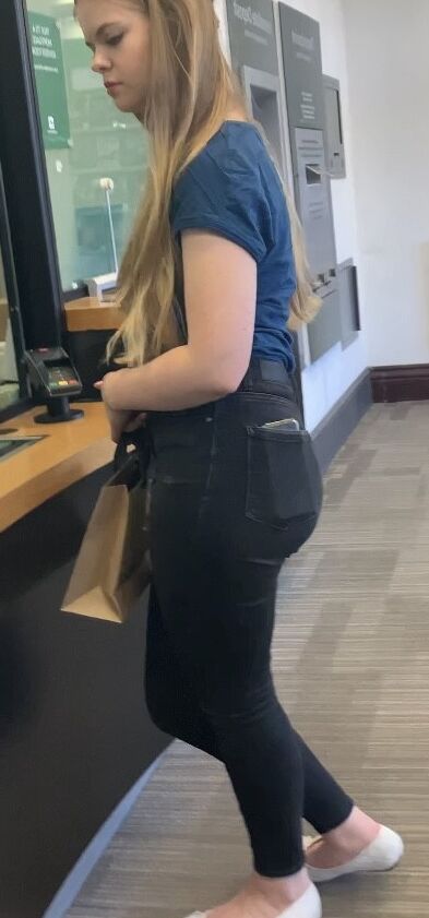 UK petite ass blonde in jeans 8 of 26 pics