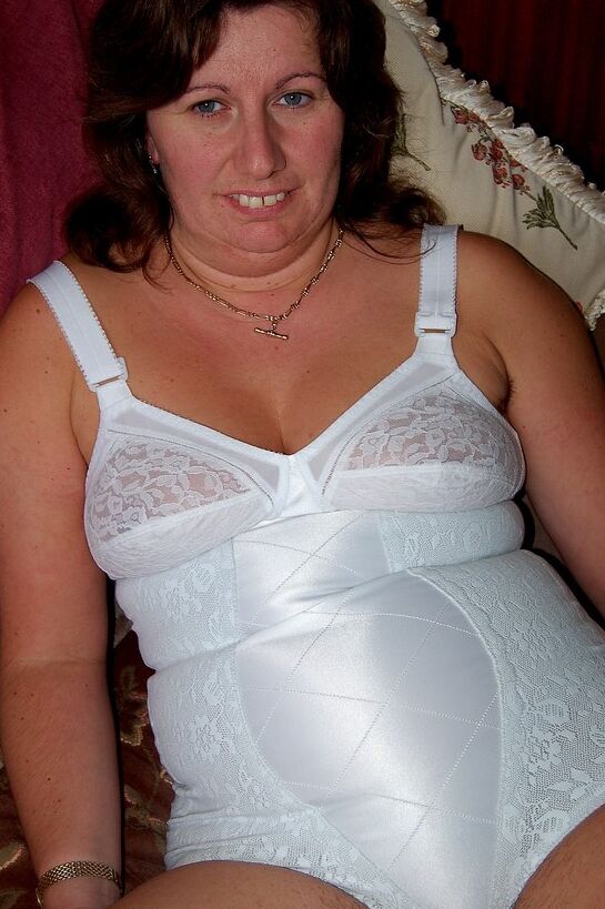 plump hairy milf 7 of 28 pics