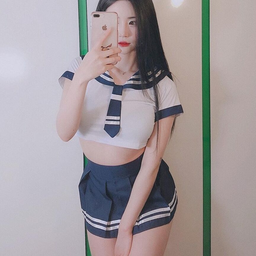 Insta-Korean sexy girl dancer 23 of 46 pics