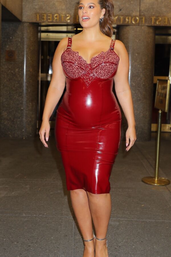 Pregnant Ashley Graham in latex 10 of 11 pics