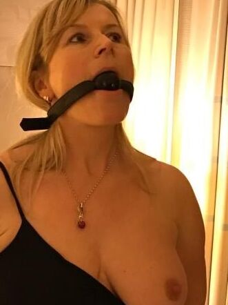 Eva the submissive German slut 1 of 15 pics