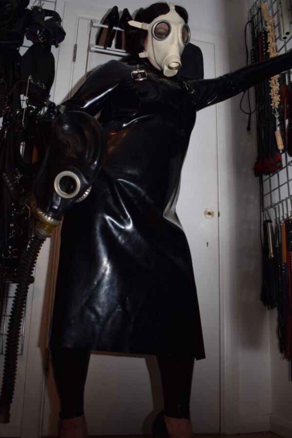 Rubber domme 14 of 32 pics