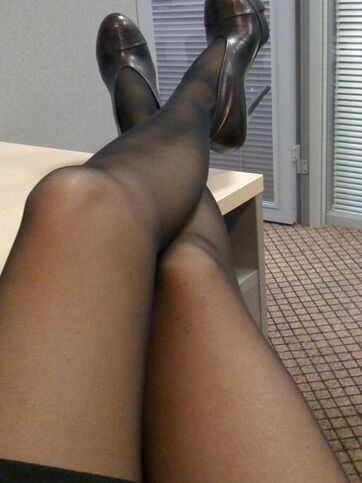 Girls at work in pantyhose 9 of 10 pics