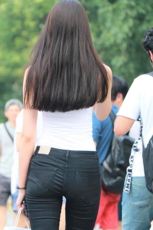 Voyeur: Hot, sexy Chinese small bums..... 5 of 51 pics