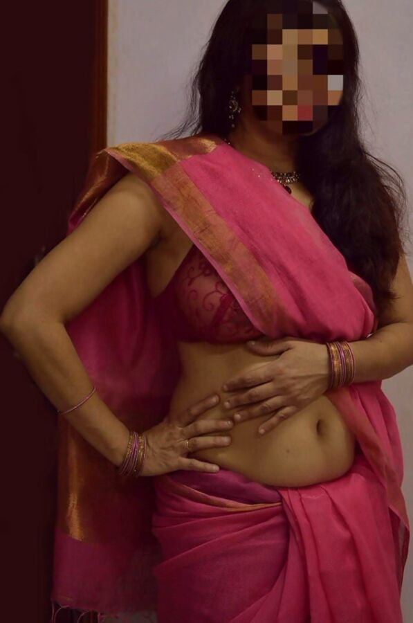 desi indian escort girl riya exposed 7 of 11 pics