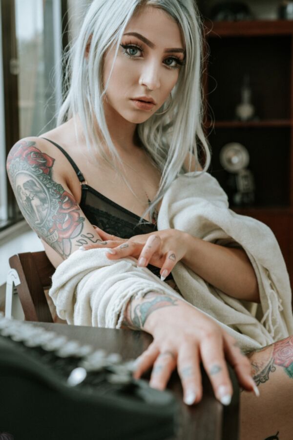 Suicide Girls - Ivory - Tourniquet 1 of 60 pics