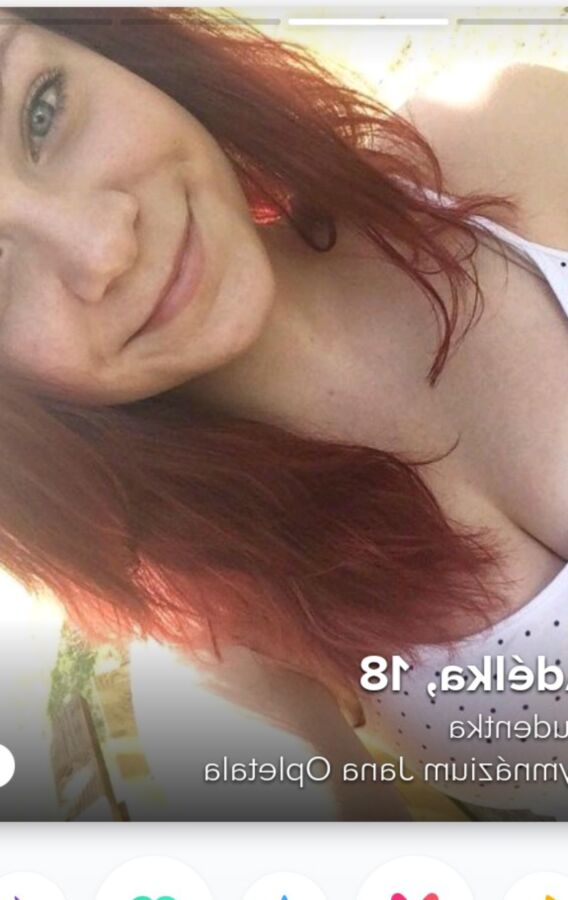 Girls from Tinder - September 9 of 100 pics