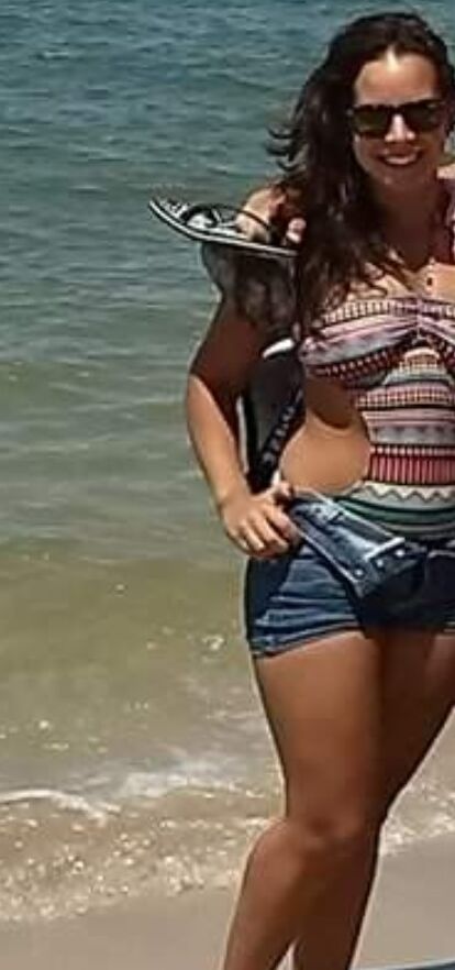 Ana Arab teen has big chunky thighs I wanna fuck them 9 of 21 pics