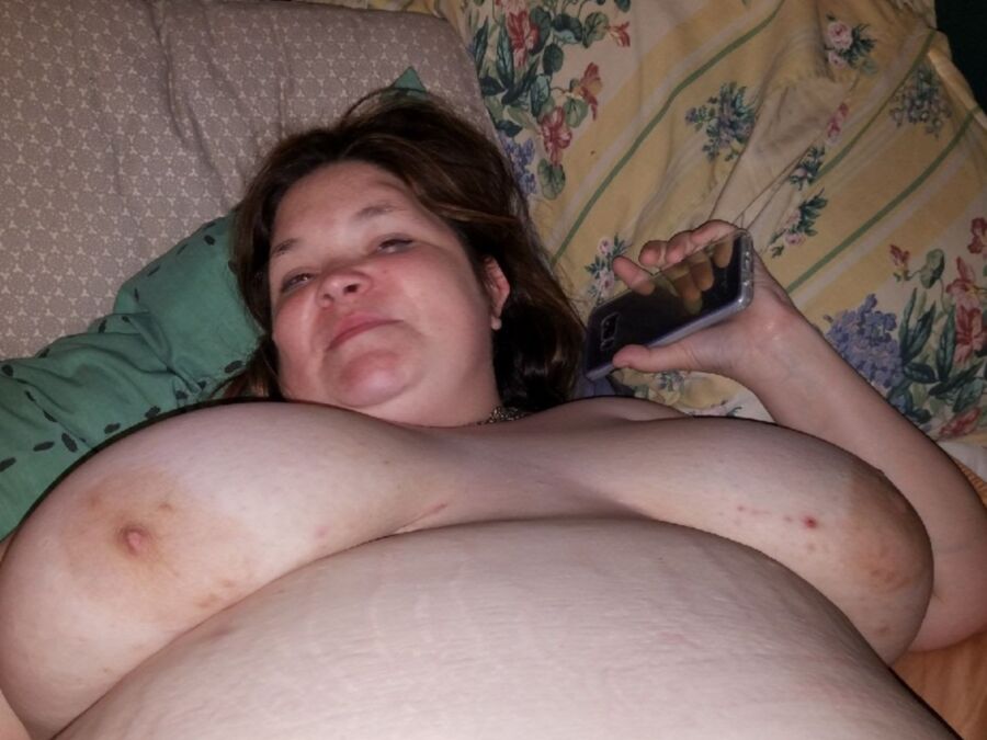 Beautiful Big Belly Wife 13 of 48 pics