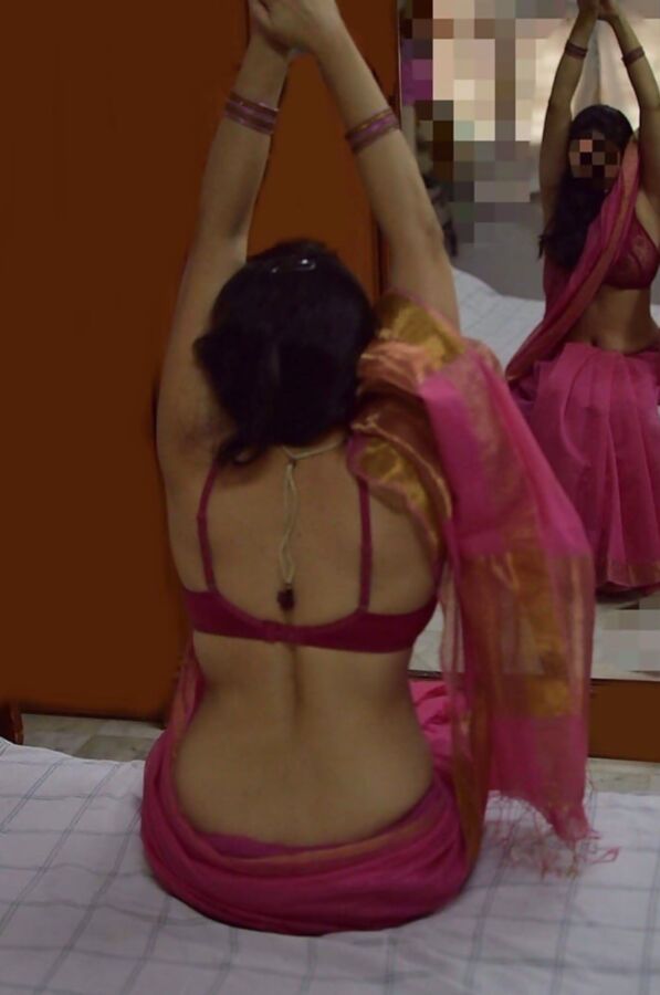 desi indian escort girl riya exposed 1 of 11 pics