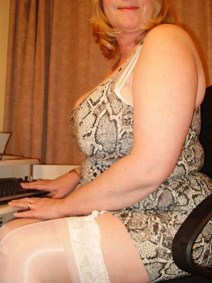 BBW Sandie 6 of 425 pics