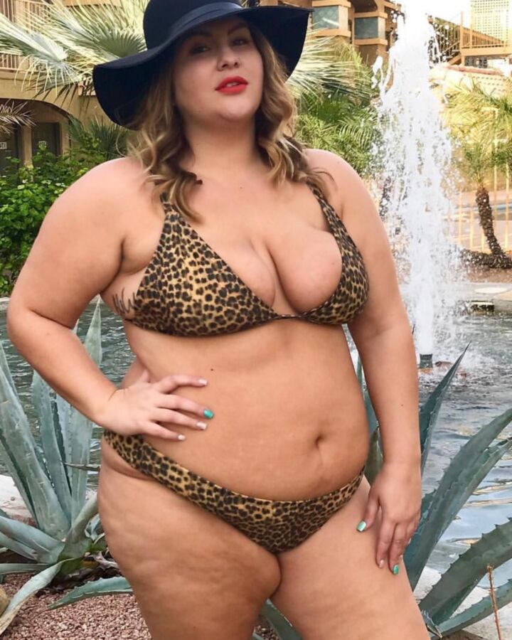 Britnee Rochelle - Plus Size Instagram Model 16 of 22 pics