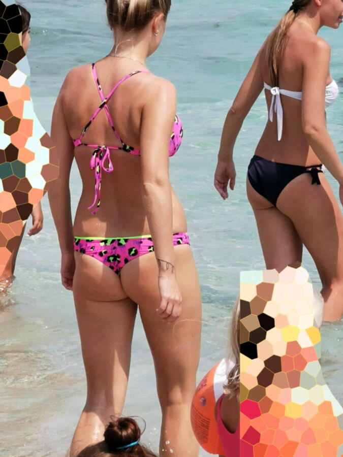 Beach asses 13 of 52 pics