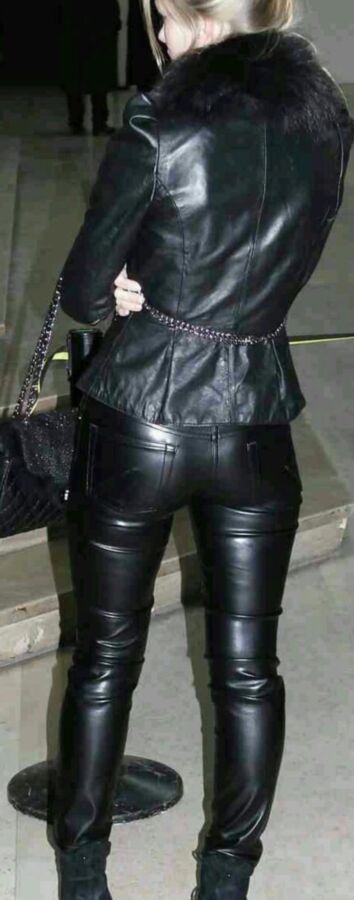 candid leather ass 2 of 43 pics