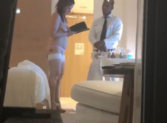 Texas Wife dared to flash room service black guy 6 of 7 pics
