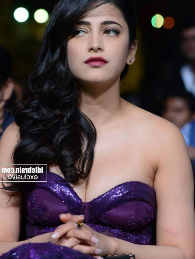 Shruti Haasan- Gorgeous Indian Diva Stunning in Hot Purple Dress 5 of 169 pics