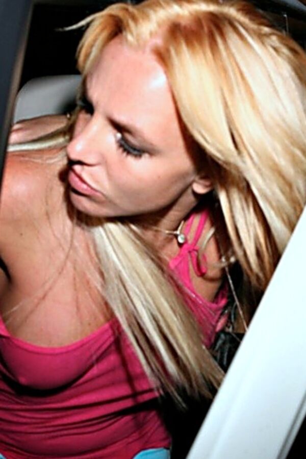 BRITNEY STILL GETS ME HARD 13 of 34 pics