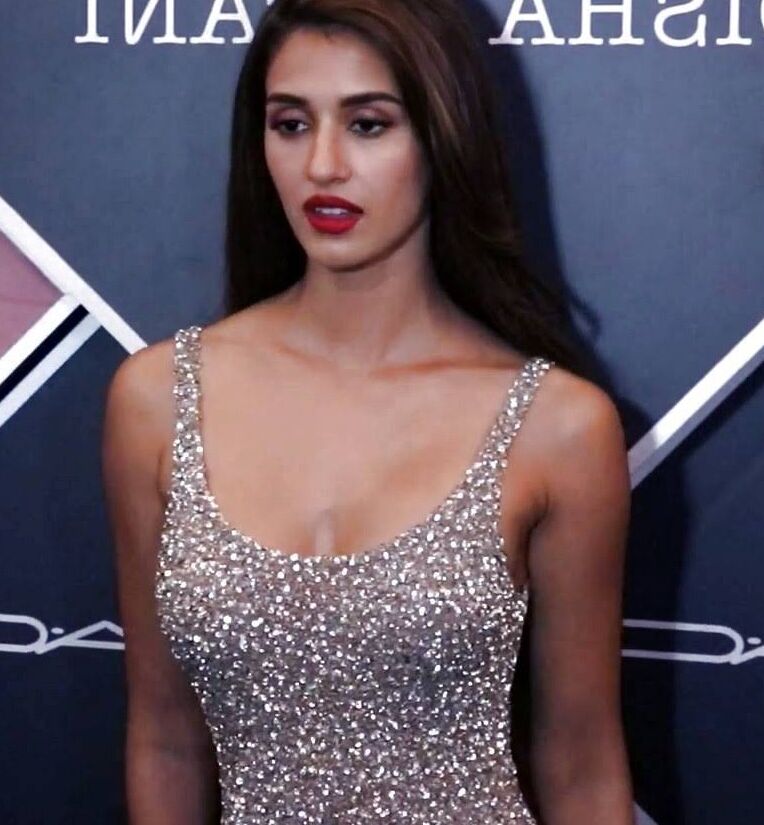 Disha Patani - Busty Glamorous Indian Celeb Poses in Sexy Outfit 11 of 40 pics