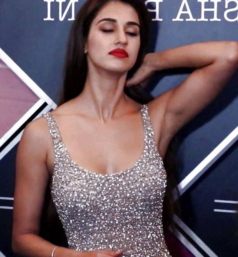 Disha Patani - Busty Glamorous Indian Celeb Poses in Sexy Outfit 9 of 40 pics