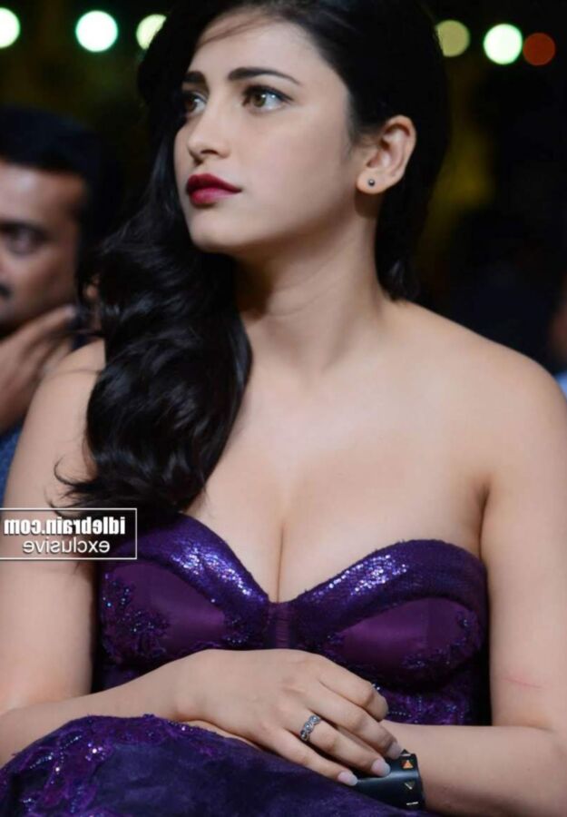 Shruti Haasan- Gorgeous Indian Diva Stunning in Hot Purple Dress 9 of 169 pics