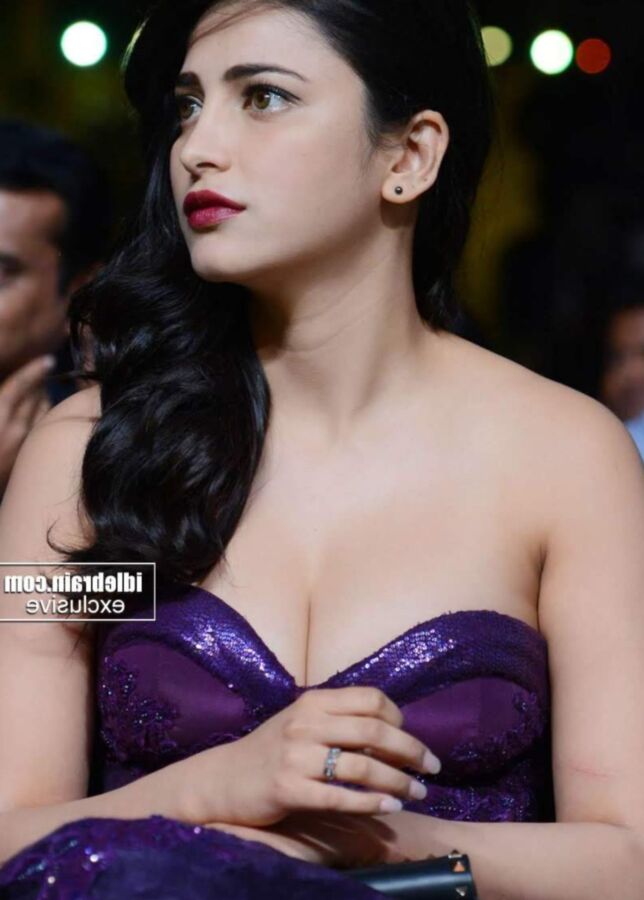 Shruti Haasan- Gorgeous Indian Diva Stunning in Hot Purple Dress 6 of 169 pics