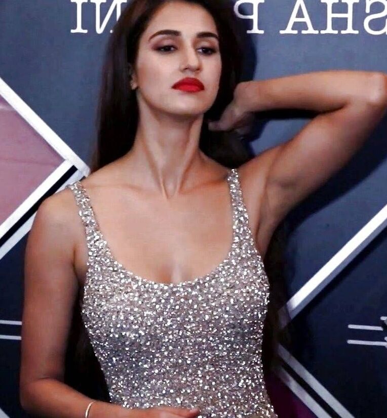 Disha Patani - Busty Glamorous Indian Celeb Poses in Sexy Outfit 10 of 40 pics