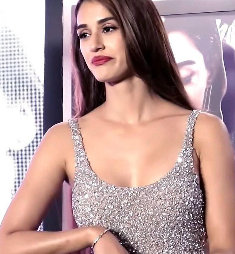 Disha Patani - Busty Glamorous Indian Celeb Poses in Sexy Outfit 3 of 40 pics