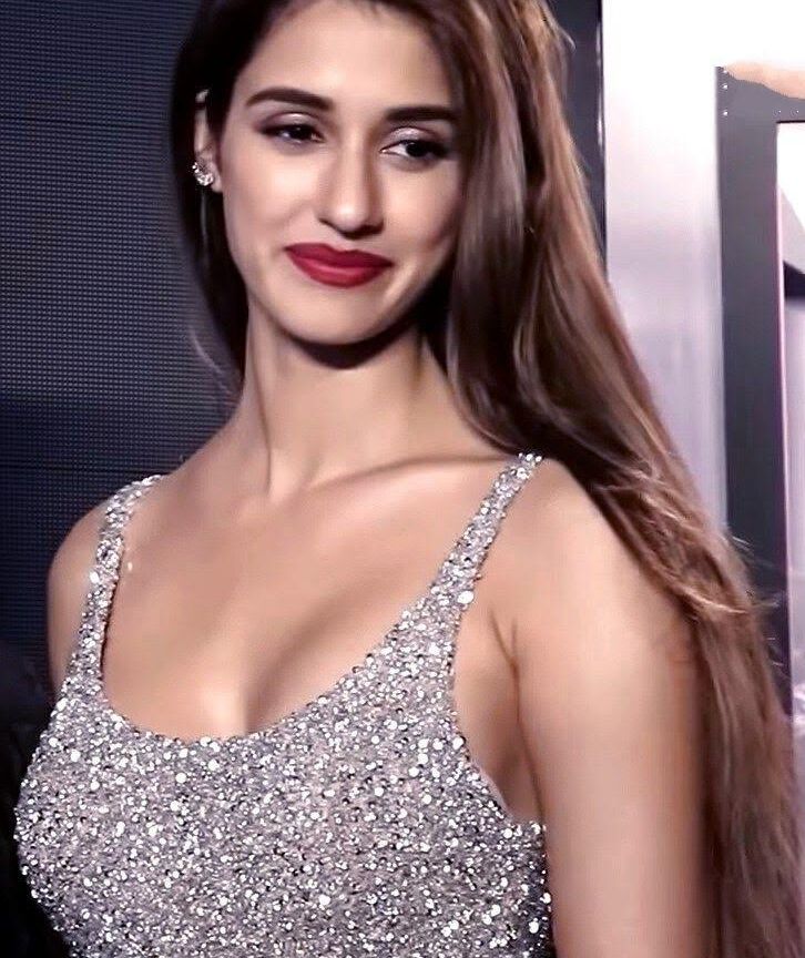 Disha Patani - Busty Glamorous Indian Celeb Poses in Sexy Outfit 1 of 40 pics