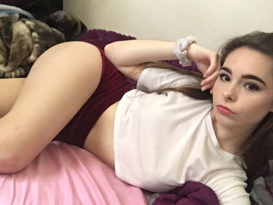 Skinny slampig needs to be fucked until she snaps 20 of 31 pics