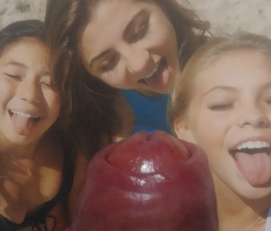 Jordyn Jones And Friends Need Some Cum 2 of 5 pics