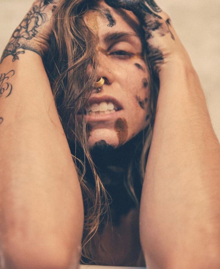 FITNESS tattoo artist/supercool chick ELLA ANNE KOCIUBA 11 of 67 pics