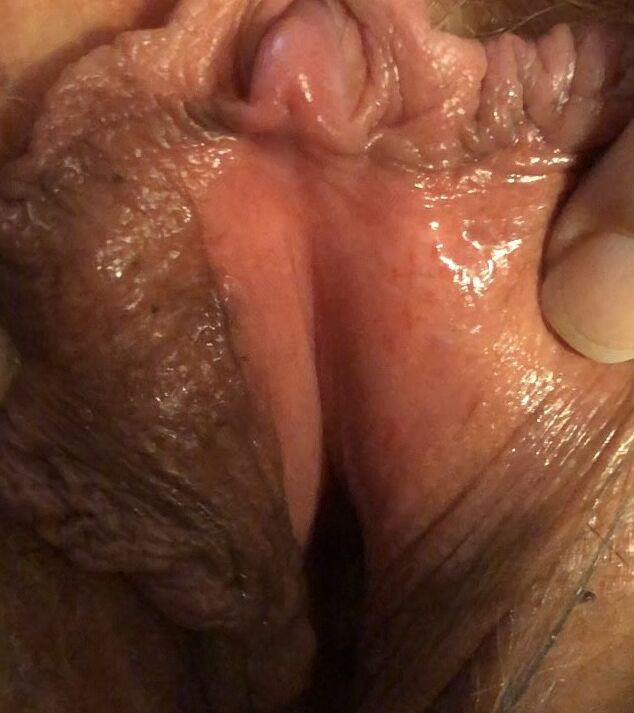 Best wet red and meaty BBW pussy of all time! 16 of 29 pics