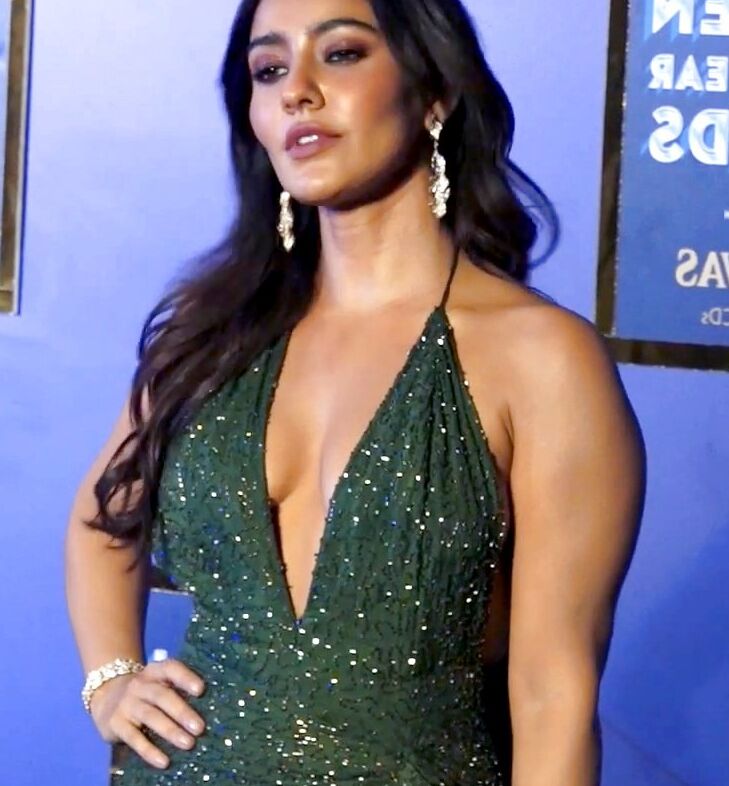 Neha Sharma - Gorgeous Indian Celeb in Sexy Outfit for GQ Awards 6 of 35 pics