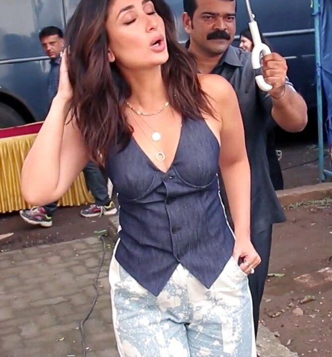 Kareena Kapoor- Sexy Curvy Indian Bollywood Celeb Gorgeous Poses 22 of 43 pics