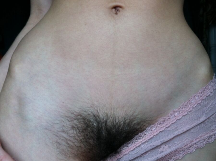 Yummy Hairy Thot  20 of 28 pics